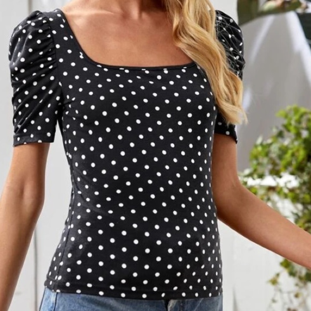 Polka dot puff sleeve top Size S
